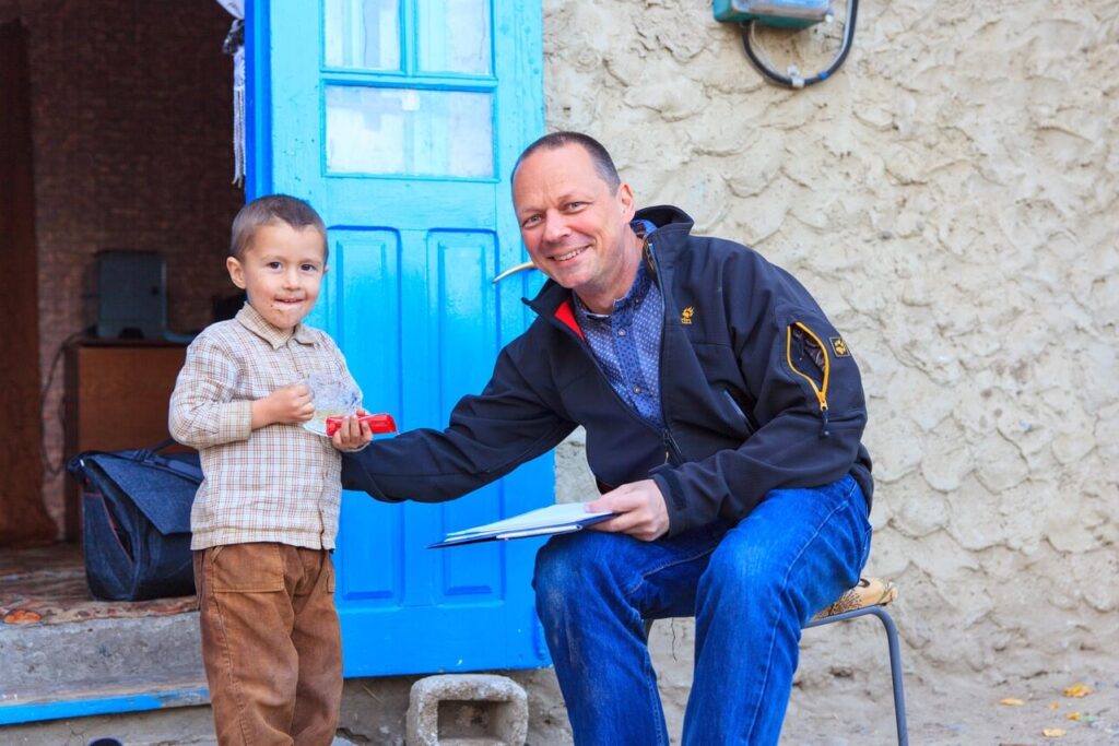 amétiq unterstützt SOS Nachbar, ein Verine, der den Kindern in Moldawien hilft.